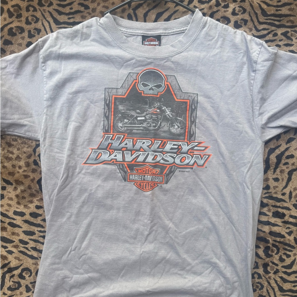 Harley-Davidson Gray Short Sleeve Tee with Graphic Design
